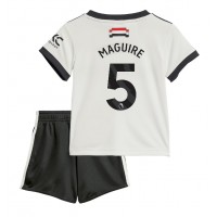 Echipament fotbal Manchester United Harry Maguire #5 Tricou Treilea 2024-25 pentru copii maneca scurta (+ Pantaloni scurti)